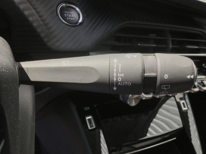 Peugeot 208 PureTech 100 S&S BVM6 Allure