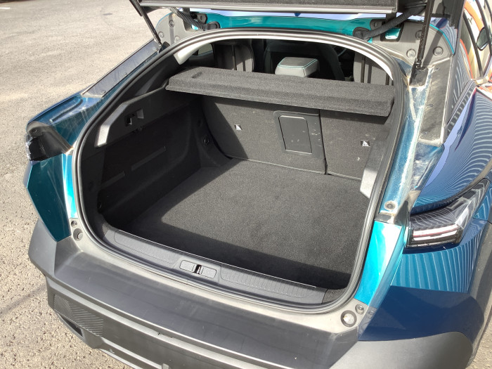 Peugeot 408 Hybrid 136 e-DCS6 Allure