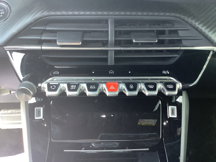Peugeot 2008 Nouveau Hybrid 145 e-DCS6 GT
