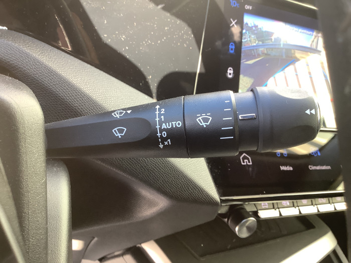 Peugeot 408 Hybrid 136 e-DCS6 Allure