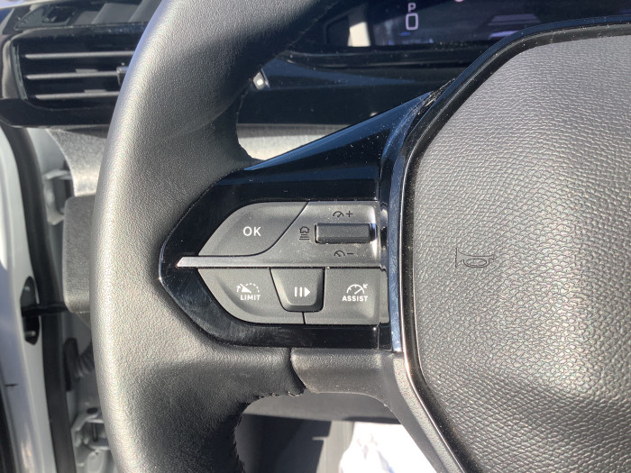 Peugeot 408 Hybrid 136 e-DCS6 Allure