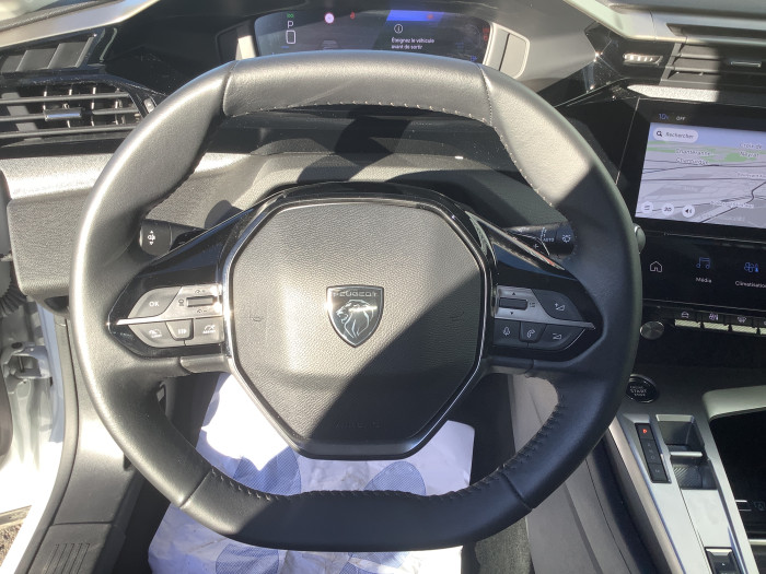 Peugeot 408 Hybrid 136 e-DCS6 Allure