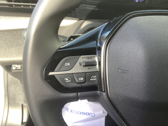 Peugeot 408 Hybrid 136 e-DCS6 Allure