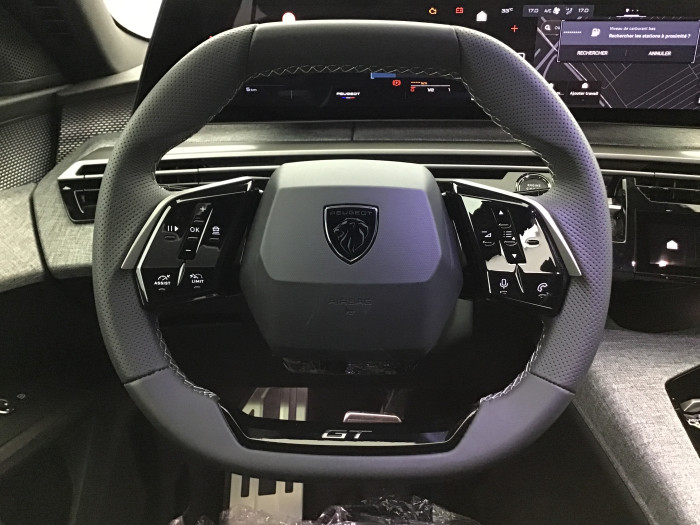 Peugeot 3008 Nouveau Hybrid 145 e-DCS6 GT