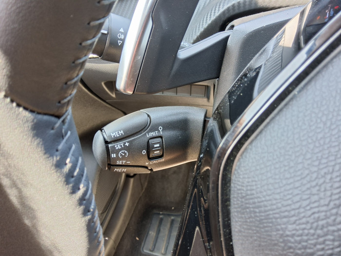 Peugeot 208 Nouvelle Hybrid 100 e-DCS6 Allure