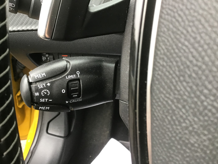 Peugeot 208 PureTech 100 S&S EAT8 Allure Pack