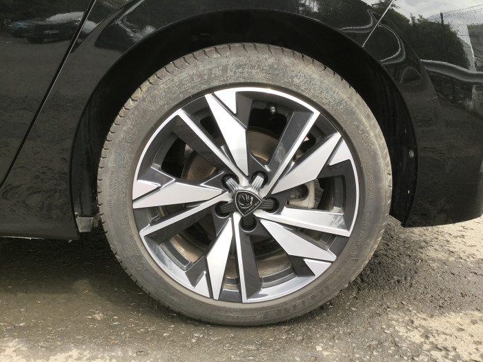Peugeot 308 PureTech 130ch S&S EAT8 Allure