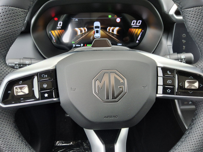 MG ZS Nouveau 1.5 L Hybrid+ 197 ch Luxury