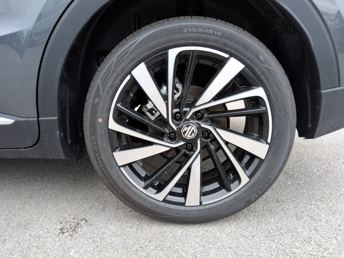 MG ZS Nouveau 1.5 L Hybrid+ 197 ch Luxury