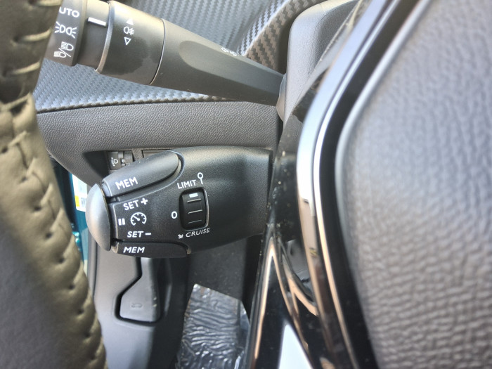 Peugeot 2008 Nouveau Hybrid 145 e-DCS6 Allure