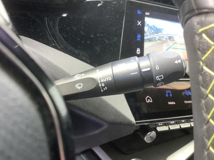 Peugeot 308 Hybrid 136 e-DCS6 GT