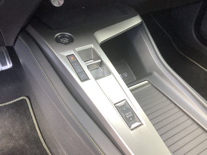 Peugeot 308 Hybrid 136 e-DCS6 GT