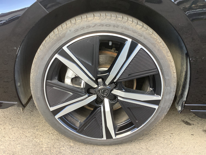 Peugeot 308 Hybrid 136 e-DCS6 GT