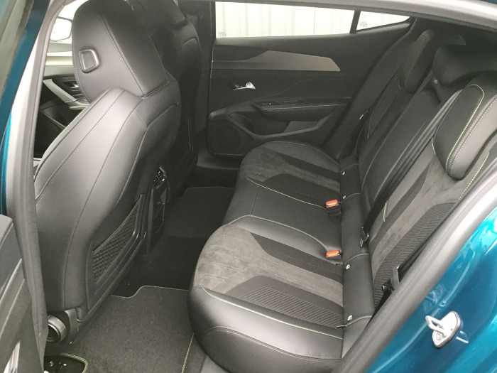 Peugeot 408 Nouvelle PureTech 130 ch S&S EAT8 GT