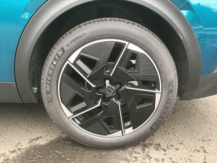 Peugeot 408 Nouvelle PureTech 130 ch S&S EAT8 GT