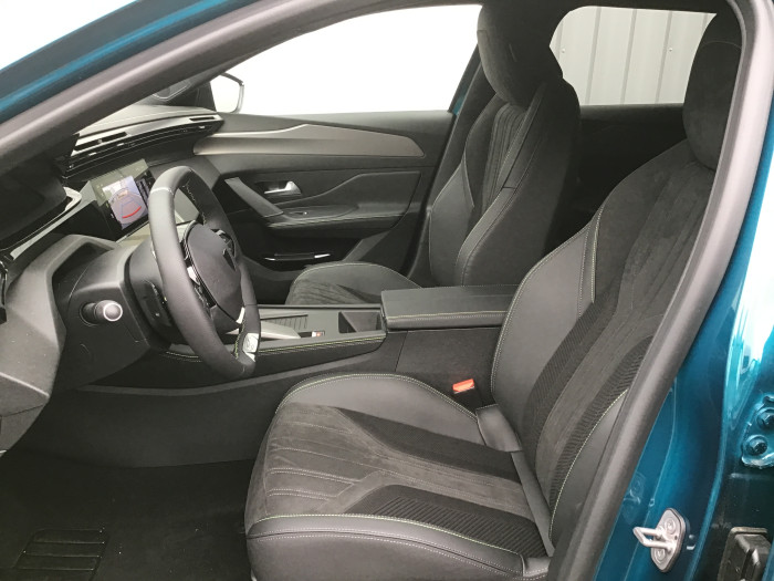 Peugeot 408 Nouvelle PureTech 130 ch S&S EAT8 GT