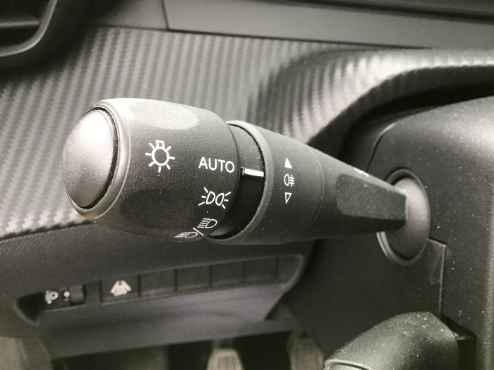 Peugeot 208 PureTech 100 S&S BVM6 Active