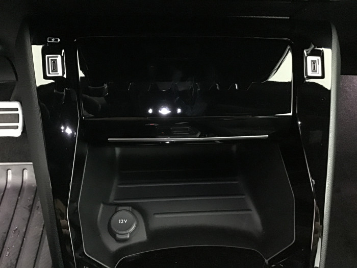 Peugeot 2008 Nouveau Hybrid 145 e-DCS6 GT