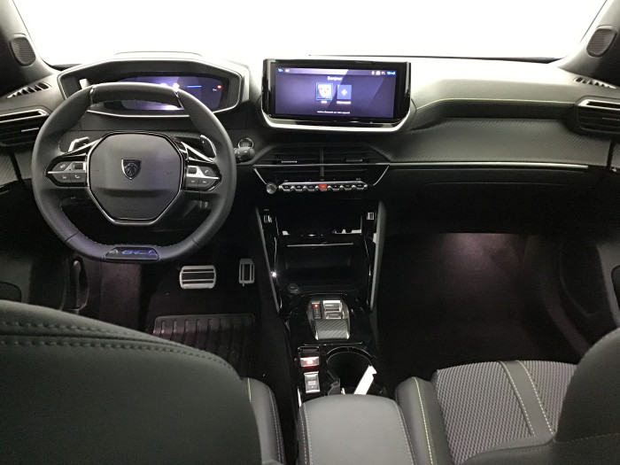 Peugeot 2008 Nouveau Hybrid 145 e-DCS6 GT