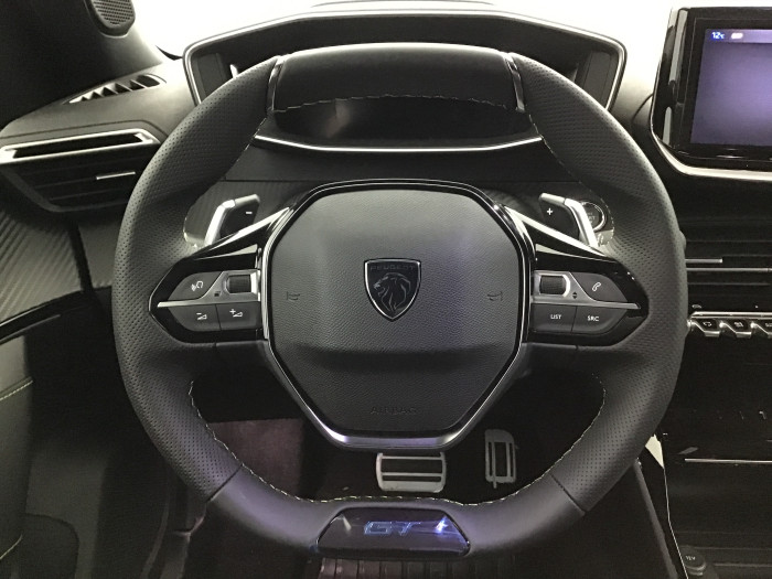 Peugeot 2008 Nouveau Hybrid 145 e-DCS6 GT