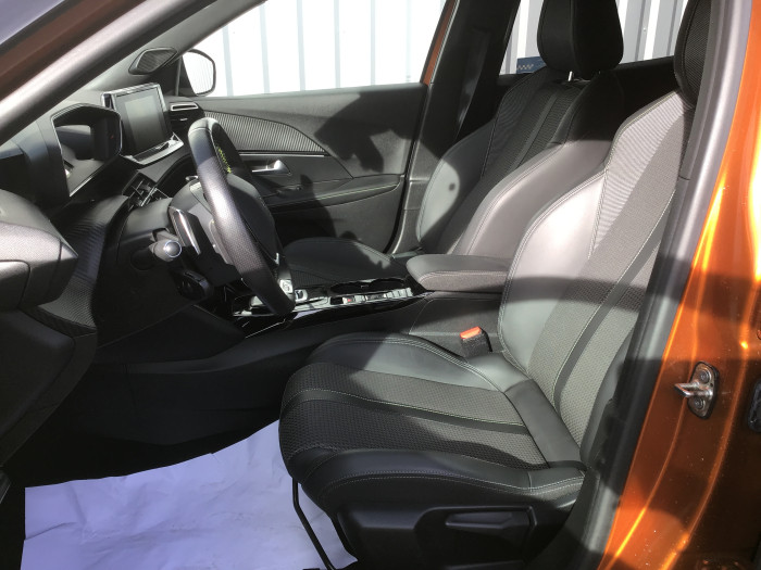 Peugeot 2008 PureTech 130 S&S EAT8 GT Line