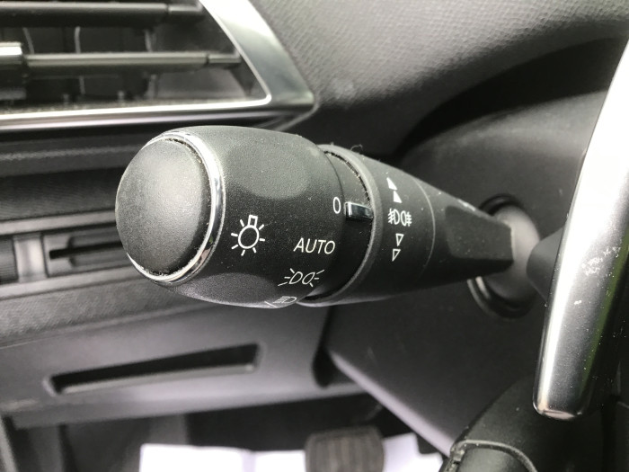 Peugeot 3008 BlueHDi 130ch S&S EAT8 Allure
