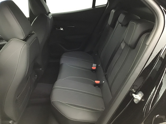 Peugeot 2008 Nouveau Hybrid 145 e-DCS6 GT