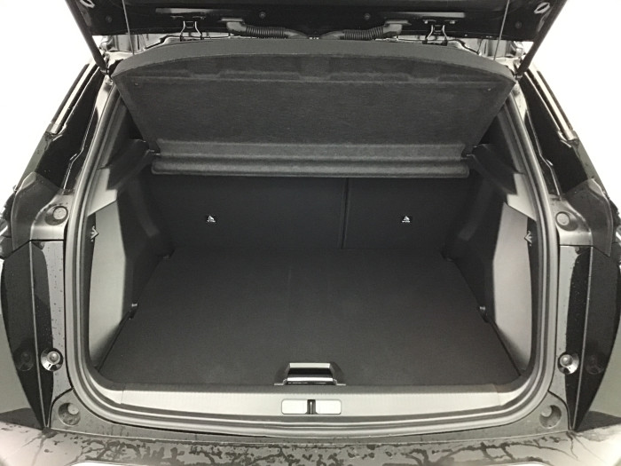 Peugeot 2008 Nouveau Hybrid 145 e-DCS6 GT