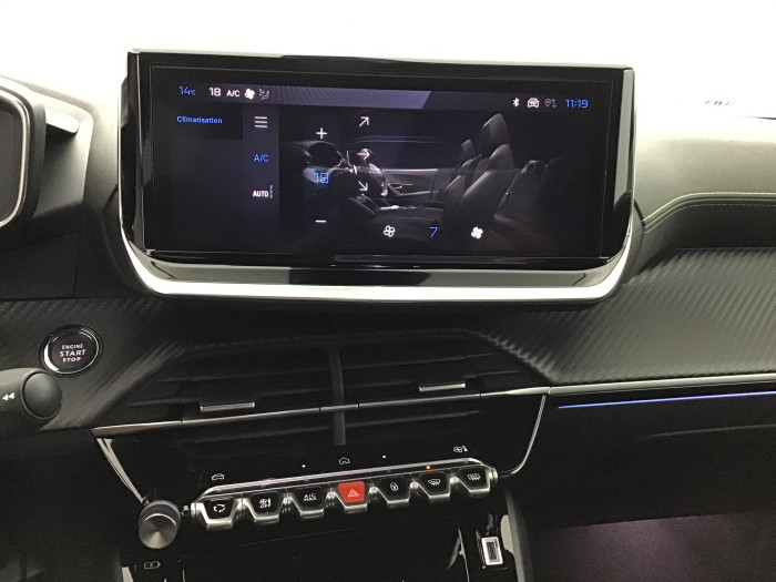 Peugeot 2008 Nouveau Hybrid 145 e-DCS6 GT