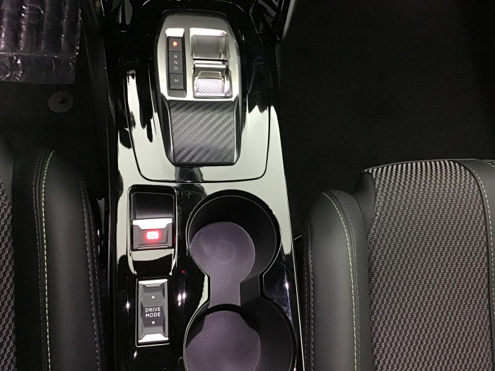 Peugeot 2008 Nouveau Hybrid 145 e-DCS6 GT