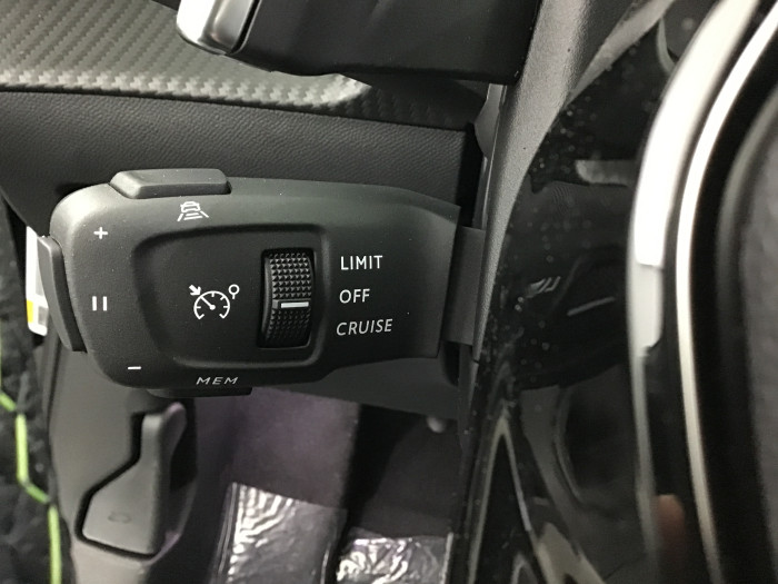 Peugeot 2008 Nouveau Hybrid 145 e-DCS6 GT