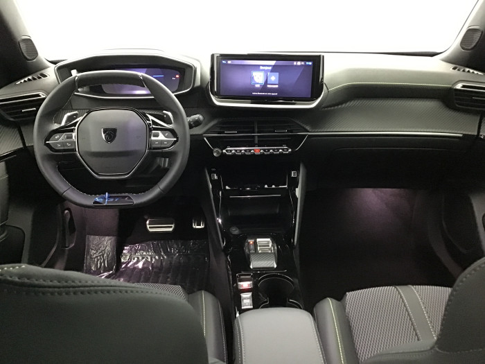 Peugeot 2008 Nouveau Hybrid 145 e-DCS6 GT
