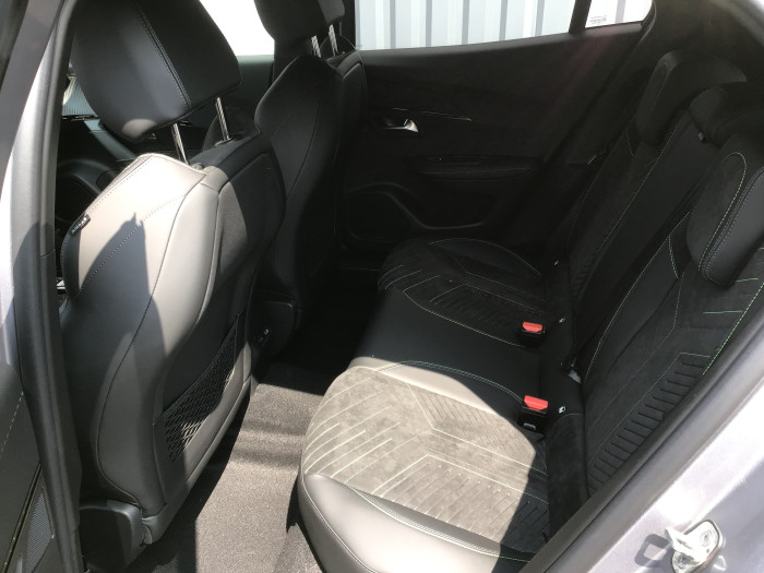 Peugeot 2008 Nouveau PureTech 130 S&S EAT8 GT
