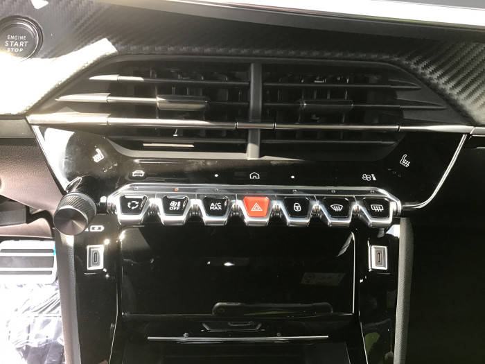 Peugeot 2008 Nouveau PureTech 130 S&S EAT8 GT