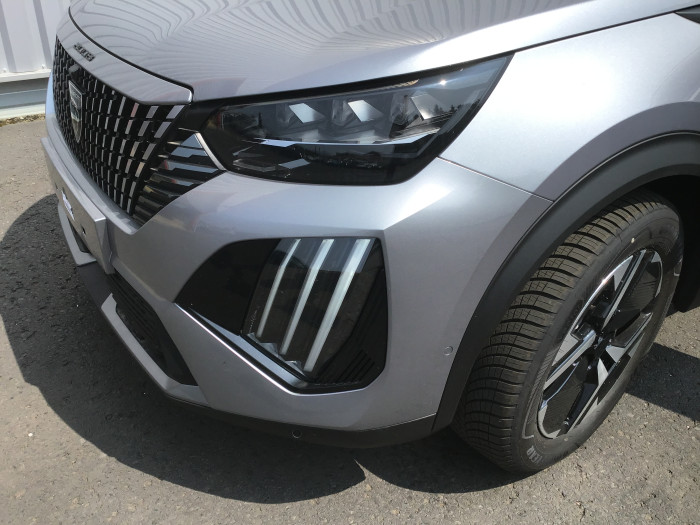 Peugeot 2008 Nouveau PureTech 130 S&S EAT8 GT