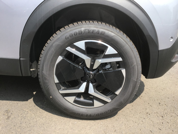 Peugeot 2008 Nouveau PureTech 130 S&S EAT8 GT
