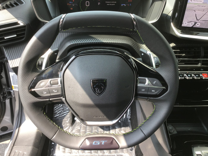 Peugeot 2008 Nouveau PureTech 130 S&S EAT8 GT