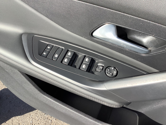 Peugeot 308 Hybrid 136 e-DCS6 Allure