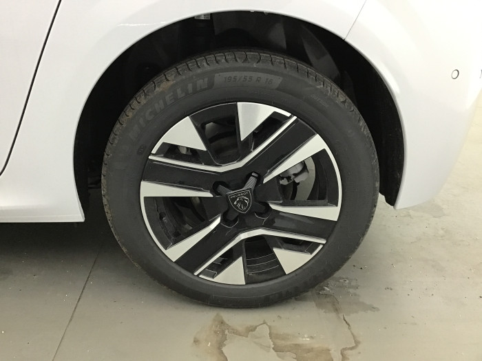 Peugeot 208 Nouvelle Hybrid 110 ch e-DCS6 Allure
