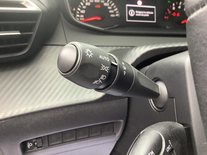 Peugeot 208 Nouvelle PureTech 100 S&S BVM6 Active