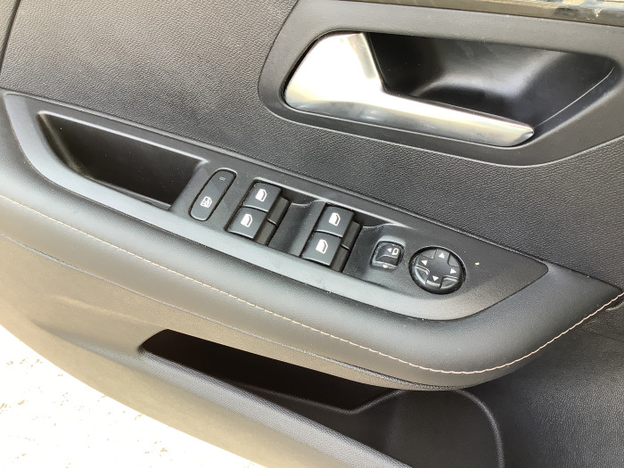 Peugeot 208 Nouvelle Hybrid 110 ch e-DCS6 Allure