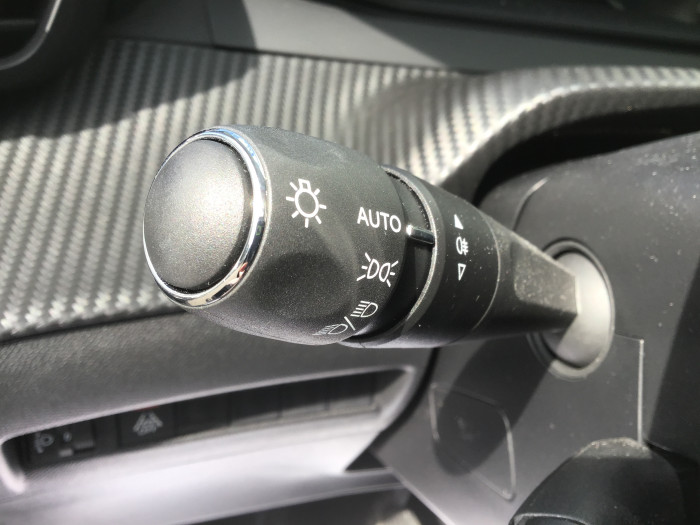 Peugeot 208 PureTech 100 S&S BVM6 Allure Pack