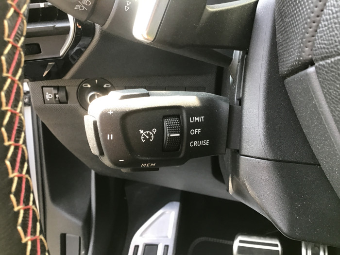 DS DS7 CROSSBACK BlueHDi 130 EAT8 Performance Line