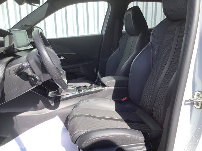 Peugeot 2008 PureTech 130 S&S BVM6 GT