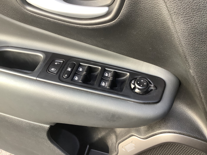 Jeep RENEGADE Nouveau 1.5 Turbo T4 130 ch BVR7 e-Hybrid Altitude