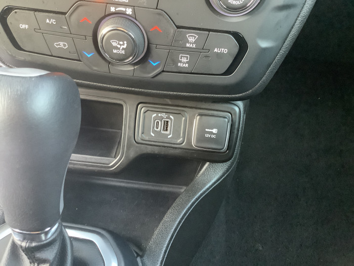 Jeep RENEGADE Nouveau 1.5 Turbo T4 130 ch BVR7 e-Hybrid Altitude