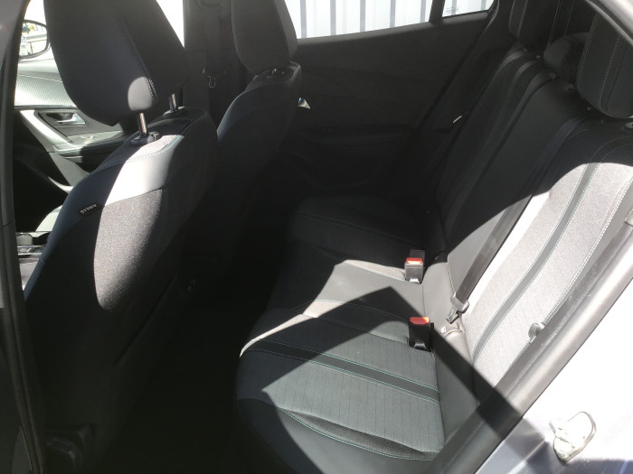 Peugeot 2008 BlueHDi 130 S&S EAT8 Allure Pack