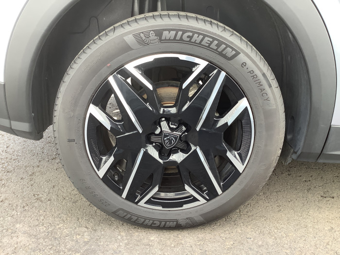 Peugeot 3008 Nouveau Hybrid 136 e-DCS6 Allure