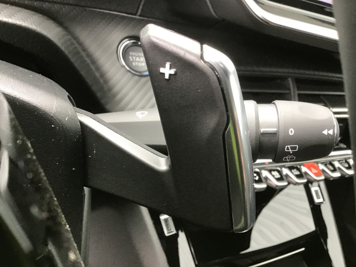 Peugeot 2008 Nouveau PureTech 130 S&S EAT8 GT