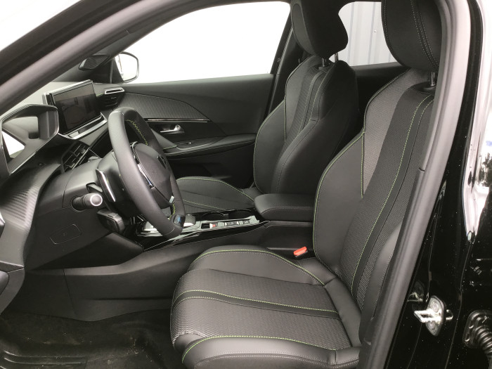 Peugeot 2008 Nouveau PureTech 130 S&S EAT8 GT